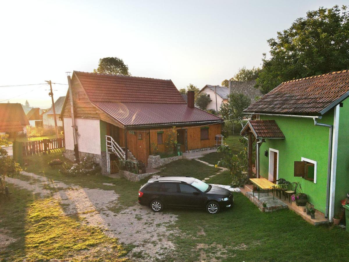Ivona - Kuca Za Odmor Perusic - Stara Lika Apartment Bagian luar foto
